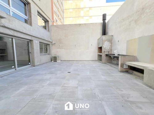 Salta Y Bv. Oroño - Piso Exclusivo De 3 Dormitorios. Posibilidad Cochera.