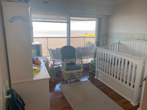 Imagen 11 de 14 de Venta De Apartamento 4 Dormitorios Rambla Punta Carretas