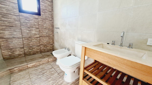 Imagen 23 de 27 de Casa En Venta En El Cantón Islas
