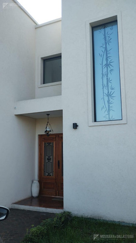 Casa En Venta En Barrio Santa Elisa - Pilar Del Este