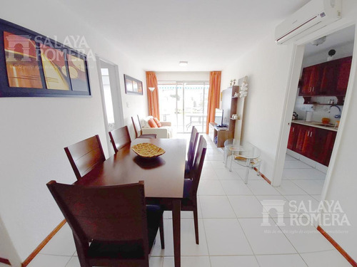 Venta - Punta Del Este, Parrillero En Balcón, Bajos Gastos