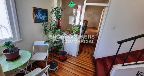 Casa Hostal En Venta De 17 Dorm. En Santiago
