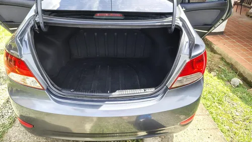 Hyundai Accent 1.6l 4 p