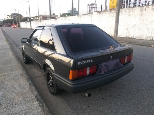 Imagem 3 de 11 de Ford Escort L