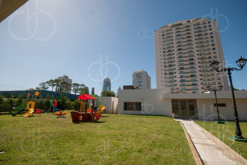 Imagen 25 de 26 de Apartamento En Mansa, 3 Dormitorios En Edificio Con Servicios. Punta Del Este