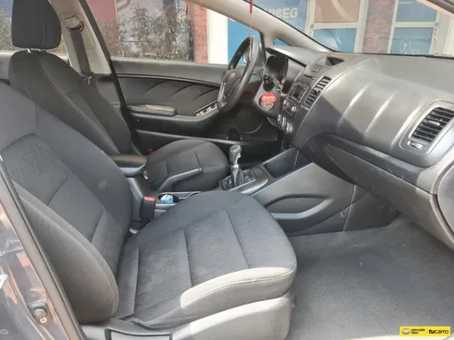 Kia Cerato Pro 1.6cc Mt Aa 4x2