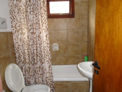 Imagen 6 de 8 de Duplex Muy Buena Ubicacion . Costa Del Este .