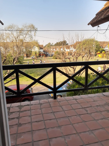 Alquiler De Dúplex En Barrio Los Robles