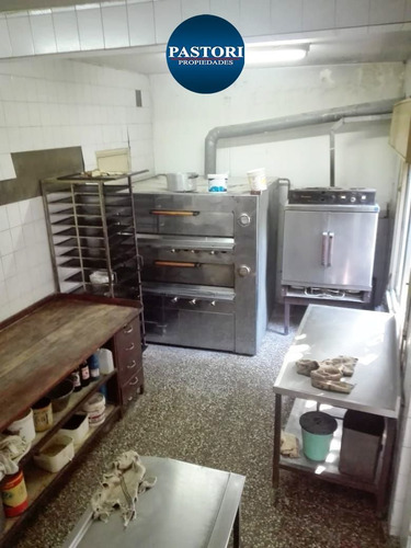 Imagen 6 de 13 de Local Comercial + Vivienda 3 Amb Con Terraza S/lote 10 X32