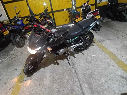 Bajaj Pulsar 180
