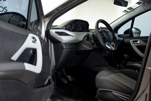Peugeot 208 Allure 1.6 Touchscreen 2015 Taraborelli