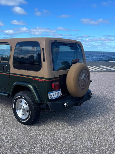 Imagen 23 de 25 de Jeep Wrangler Sahara