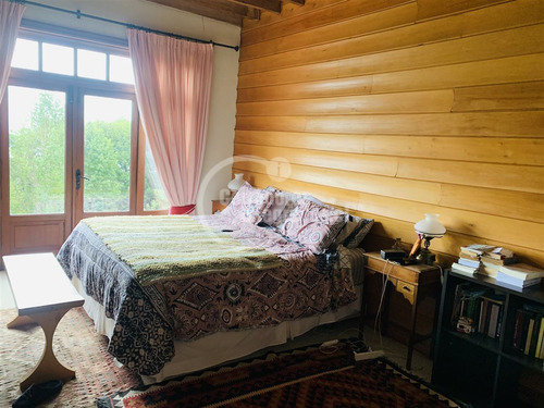 Casa En Venta De 4 Dorm. En Puerto Varas