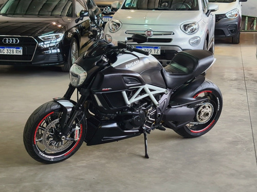 Imagen 3 de 10 de Ducati Diavel Carbon