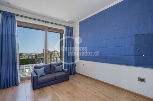Venta Casa En Concón, 5 Dormitorios, Cercana A Colegios