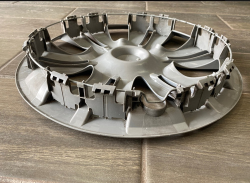 Tapon Polvera Nissan Urvan Nuevo Logo #40315-5yeoc Gris (Usado)
