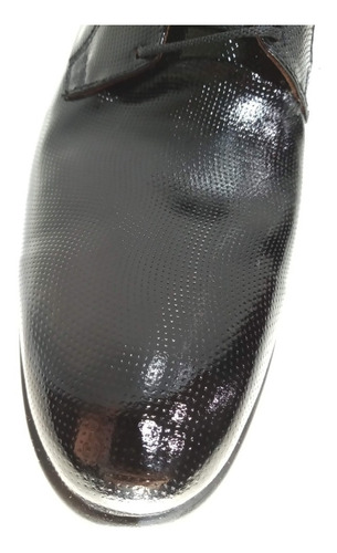 Imagen 5 de 7 de Zapato De Charol Cuero Picado Negro Hombre