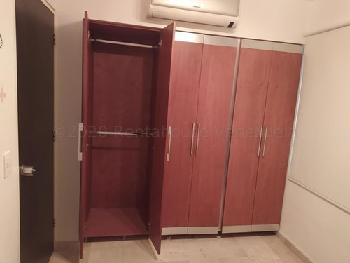 Imagen 16 de 21 de Impecable Apartamento En Lomas De La Alameda!!! #21-1550. Abb