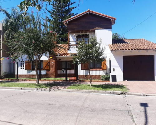 Venta Casa 4 Ambientes Bernal