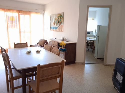 Alq. Temporada, Apartamento 3 Dormitorios, Zona Céntrica, A 250 Metros Del Mar - Atlántida Ap1