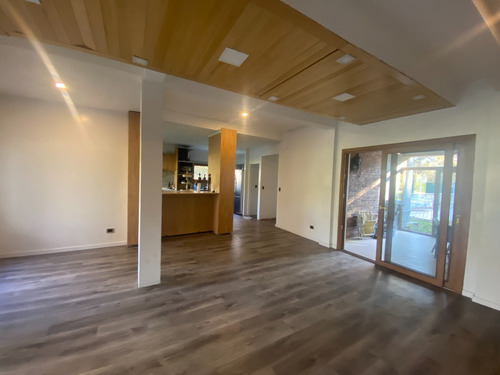 Venta De Casa En Saint Thomas Norte En Canning