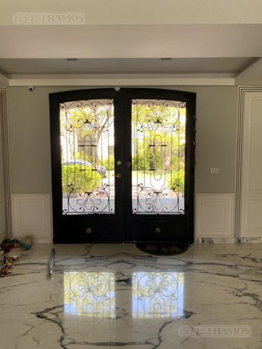 Imagen 3 de 19 de Espectacular Casa Al Golf De Nordelta En Venta