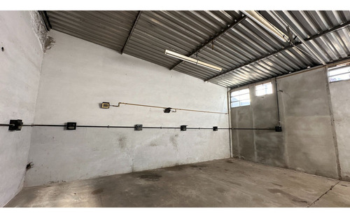 Vendo Casa Con Galpon Barrio Belgrano