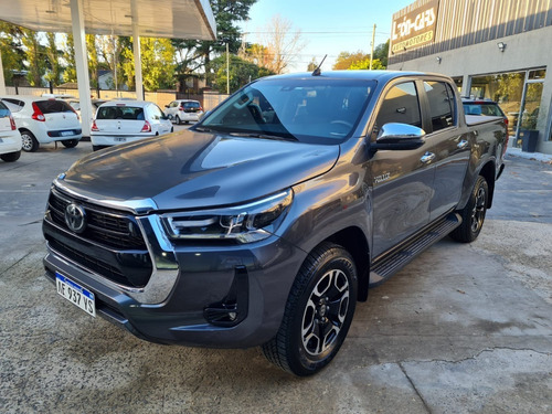 Imagen 2 de 14 de Toyota Hilux 2.8 Srx Mt 204cv