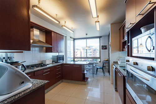 Departamento En Venta De 4 Dorm. En Vitacura