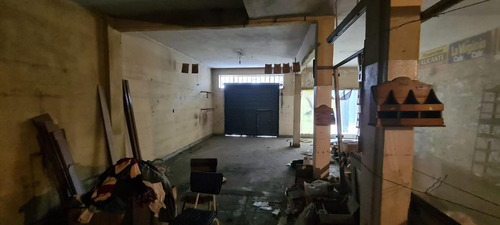 Local Comercial Y Dpto 4 Amb C/ Cochera 307 M² Cub.- S.justo (ctro)