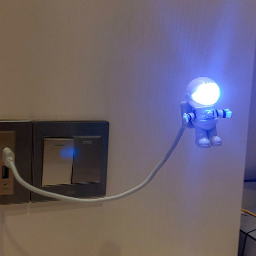 Zl Mini Astronauta Led Usb For Leer En La Computadora