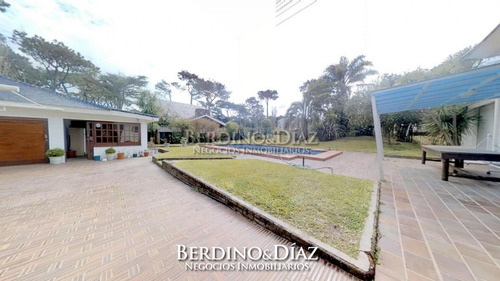 Casa - Playa Mansa- Ref: 344