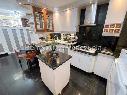 Impecable Y Lujoso Town House En Venta En La Union, Mls #25-21206