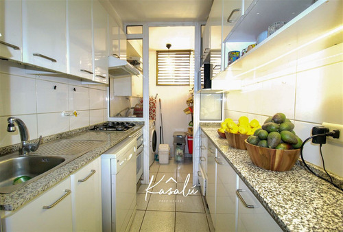Departamento En Venta De 2 Dorm. En Las Condes