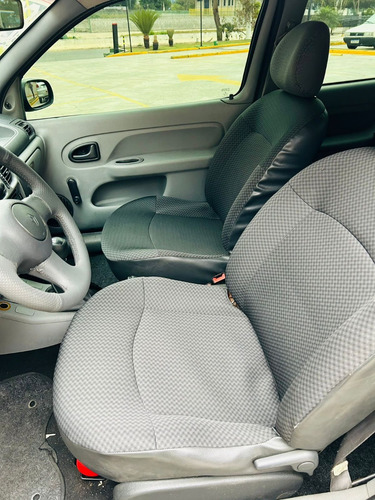Renault Clio 1.0 16v Authentique Hi-flex 3p