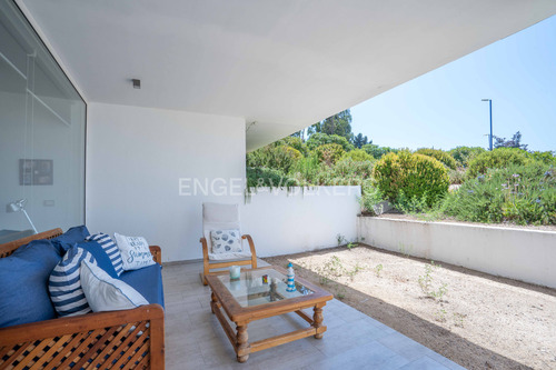 Venta Departamento Con Jardín En Marbella