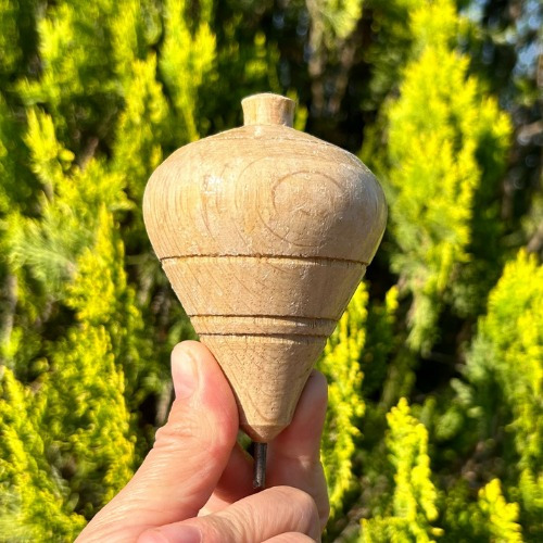 3 Trompos Artesanales De Madera Con Cuerda Incluida