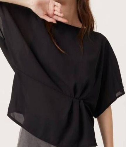 Blusa Con Tablas En Cintura  Gasa