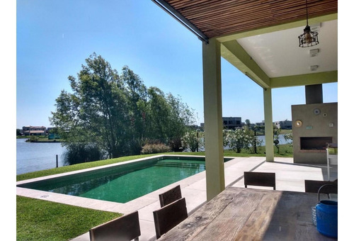 Venta Casa El Cantón Barrio Islas