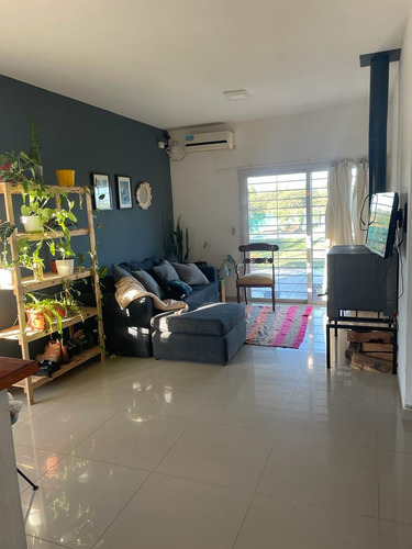 Vendo Hermosa Casa Dos Dormitorios Con Pileta En Colonia Tirolesa
