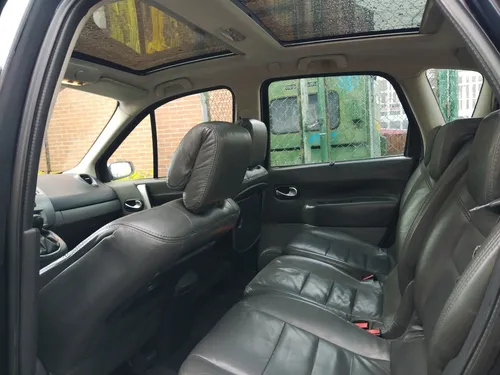 Versión 5 Puestos Motor 2.0 Caja Automática Secuencial Techo