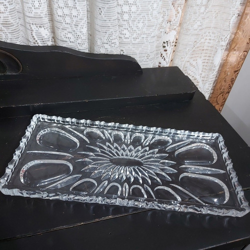 Imagem 3 de 10 de Petisqueira Cristal Com Detalhes Em Relevo