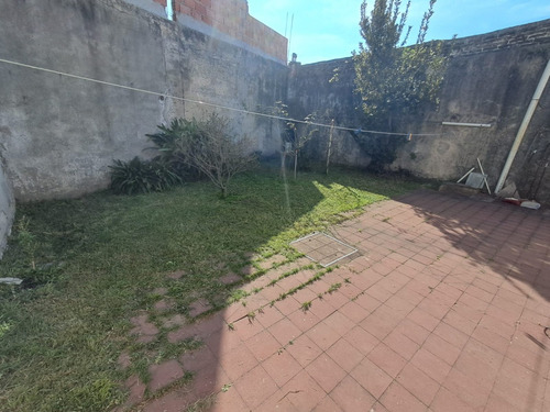 Casa 3 Ambientes C/ Garage, Patio, Jardin Y Terraza X T/ Sup.