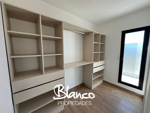 Casa En Venta En Santo Tomás, Pilar, G.b.a. Zona Norte