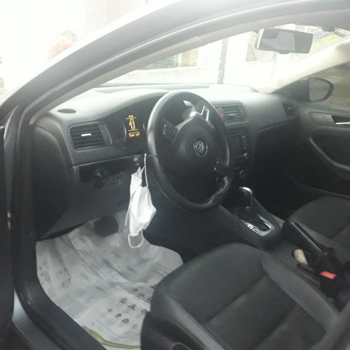 Imagen 3 de 6 de Volkswagen Vento 2.5 Luxury 170cv Tiptronic 2011