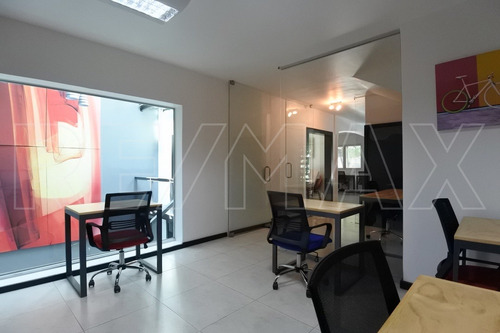 Imagen 1 de 4 de Oficina De 30m2 Amueblada Y Con Servicios.