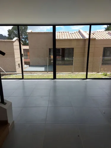 Casa En Arriendo/venta En El Retiro. Cod A13785