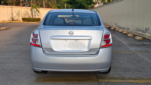 Nissan Sentra 2.0 Emotion 6vel Ee Mt