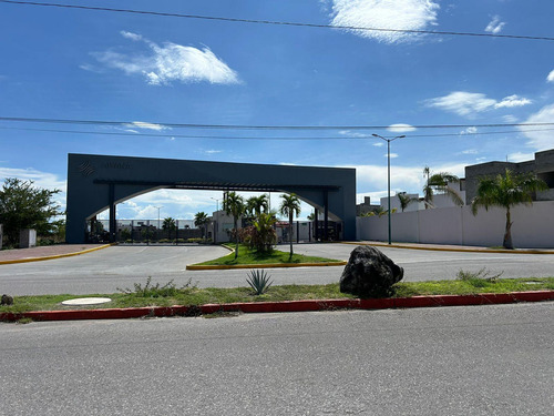 Terreno Plano En Venta. Fracc. Aiyana, Xochitepec, Morelos