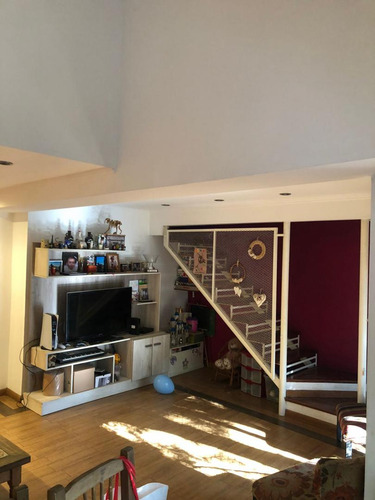 Ciudad Jardin Tipo Duplex De 4 Ambientes 2 Baños Fondo Parrilla F: 9598